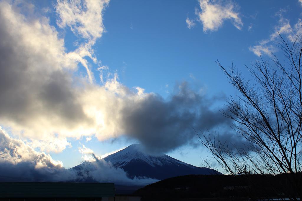 Sugakuso Hotel Yamanakako Buitenkant foto