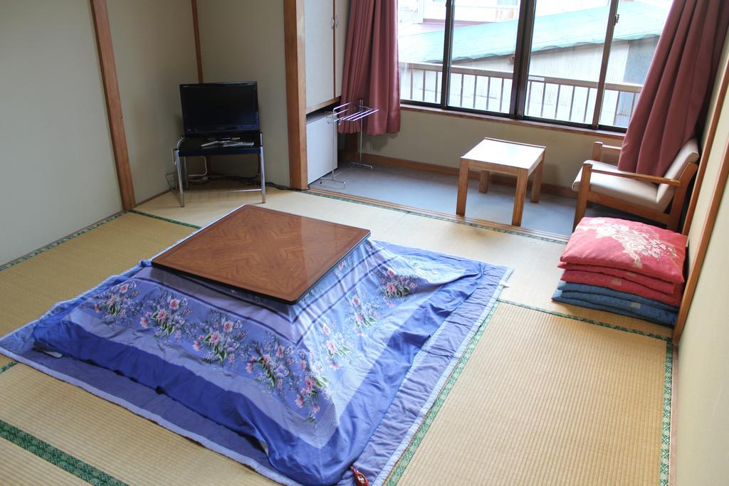 Sugakuso Hotel Yamanakako Buitenkant foto
