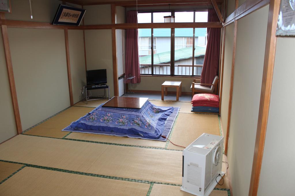 Sugakuso Hotel Yamanakako Buitenkant foto