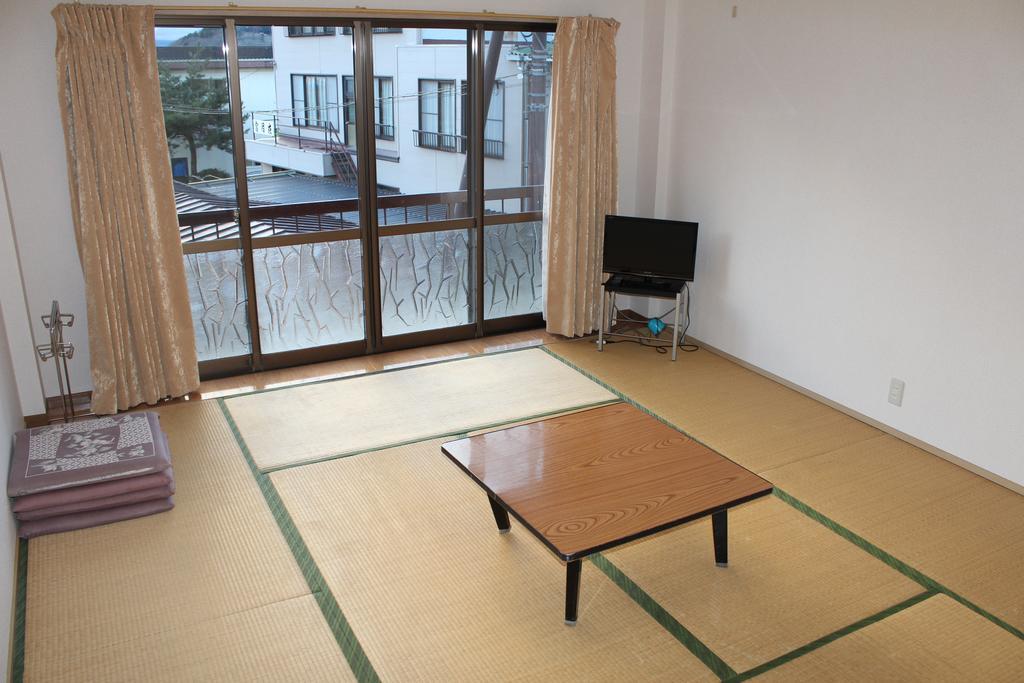 Sugakuso Hotel Yamanakako Buitenkant foto