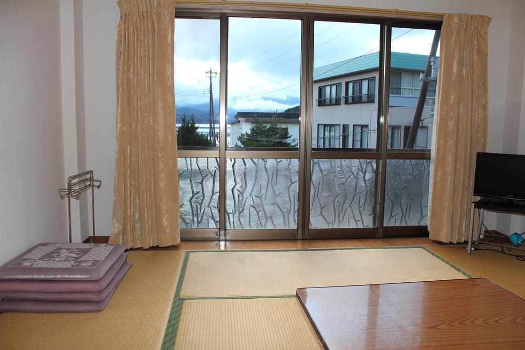 Sugakuso Hotel Yamanakako Buitenkant foto